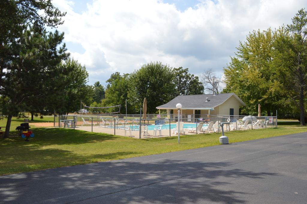 Summer Breeze Resort ウィスコンシン デルズ エクステリア 写真